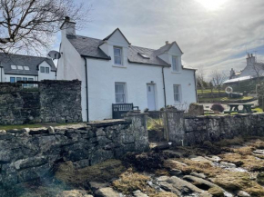 Tidal Cottage On The Shore Isle of Skye